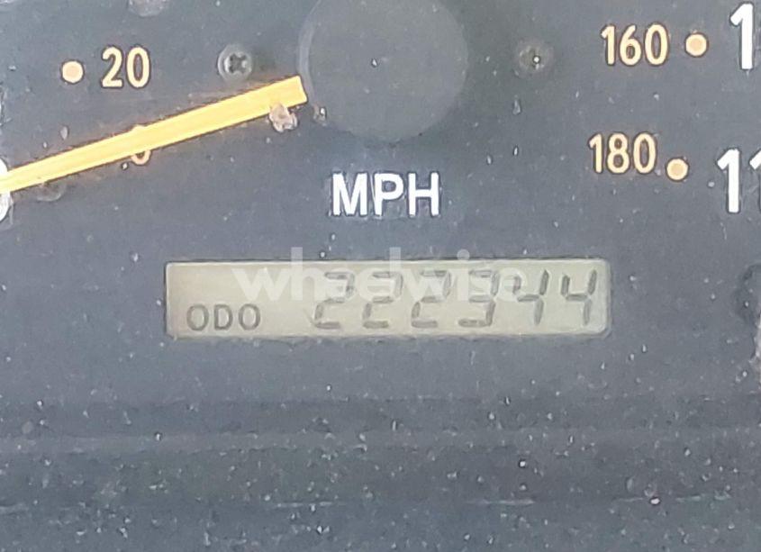 Photo 12 of 2002 Toyota Tundra SR5 V8 (VIN 5TBBT44142S264812)