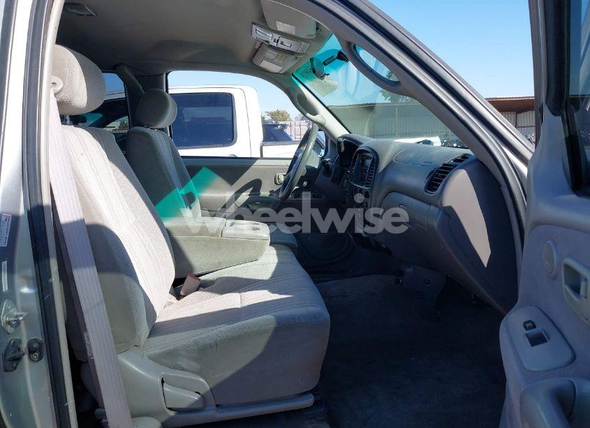 Photo 5 of 2002 Toyota Tundra SR5 V8 (VIN 5TBBT44142S264812)