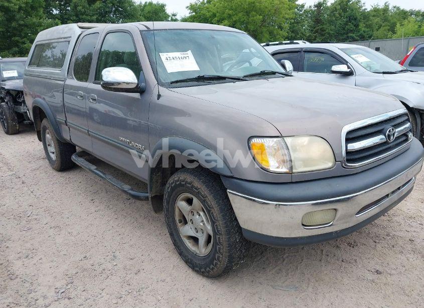 2002 Toyota Tundra SR5 V8 (VIN 5TBBT44142S277141) main photo