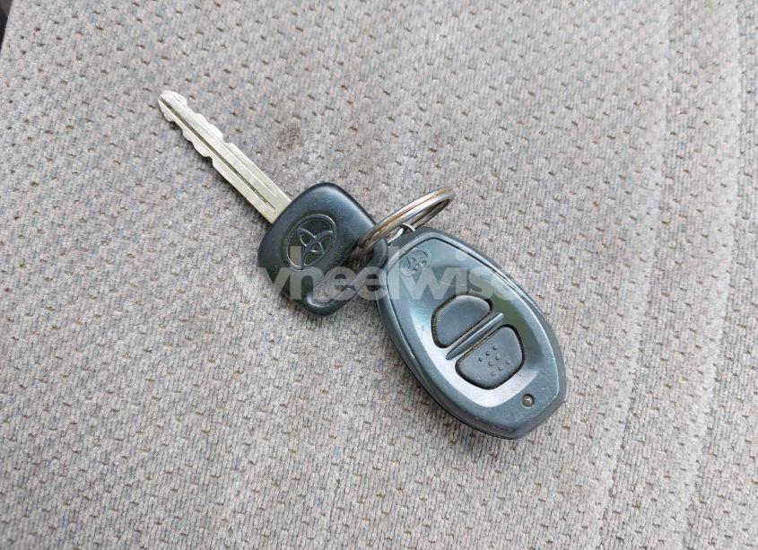 Photo 11 of 2002 Toyota Tundra SR5 V8 (VIN 5TBBT44142S277141)