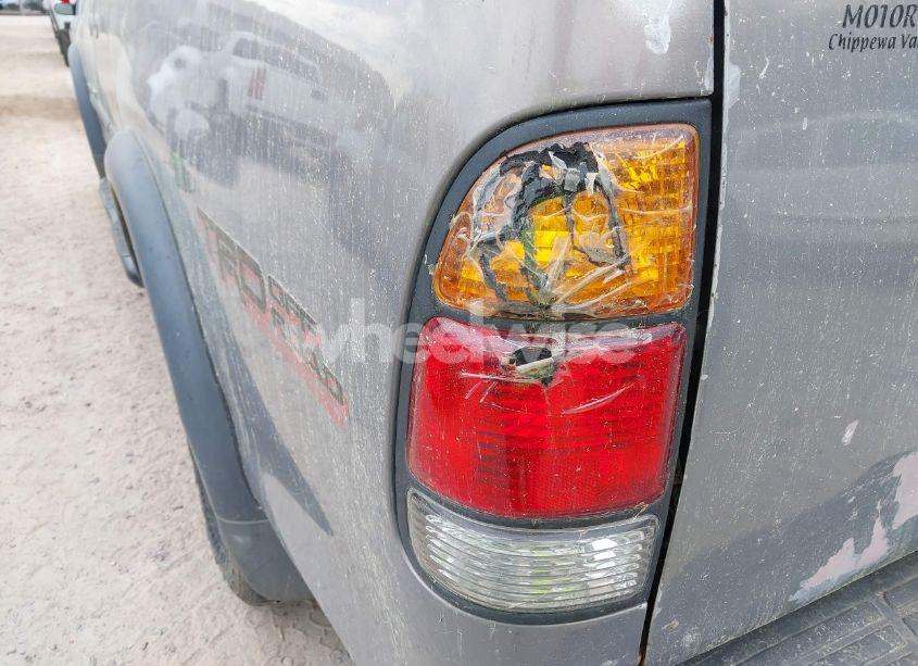 Photo 12 of 2002 Toyota Tundra SR5 V8 (VIN 5TBBT44142S277141)