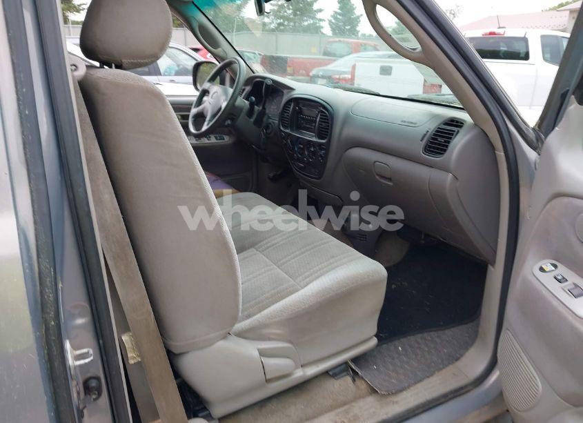 Photo 5 of 2002 Toyota Tundra SR5 V8 (VIN 5TBBT44142S277141)