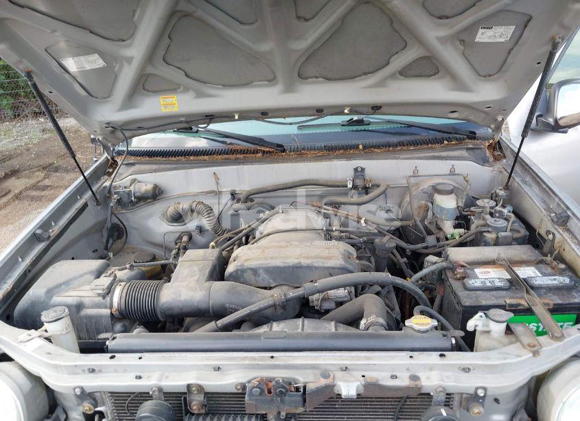 Photo 10 of 2002 Toyota Tundra SR5 V8 (VIN 5TBBT44142S290861)