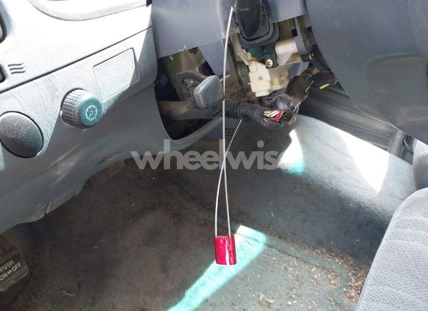 Photo 14 of 2002 Toyota Tundra SR5 V8 (VIN 5TBBT44142S290861)