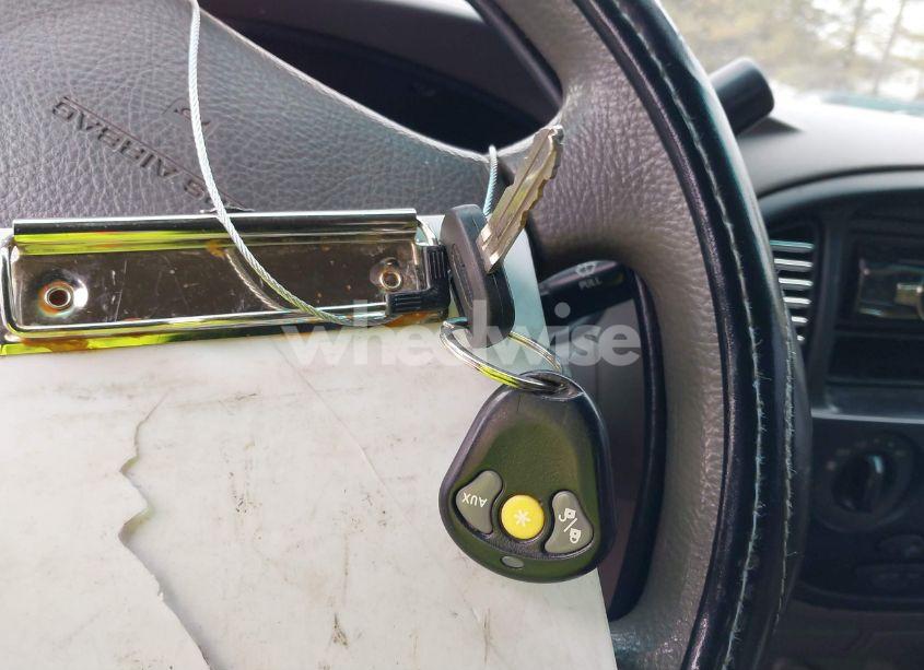 Photo 11 of 2003 Toyota Tundra SR5 V8 (VIN 5TBBT44143S388838)