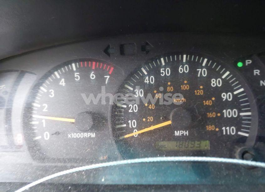 Photo 7 of 2003 Toyota Tundra SR5 V8 (VIN 5TBBT44143S388838)