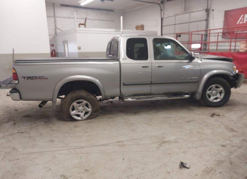 2003 Toyota Tundra SR5 V8 (VIN 5TBBT44143S437794) main photo