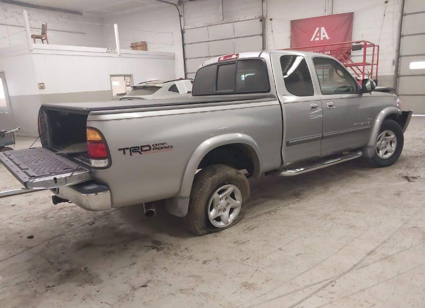 Photo 4 of 2003 Toyota Tundra SR5 V8 (VIN 5TBBT44143S437794)