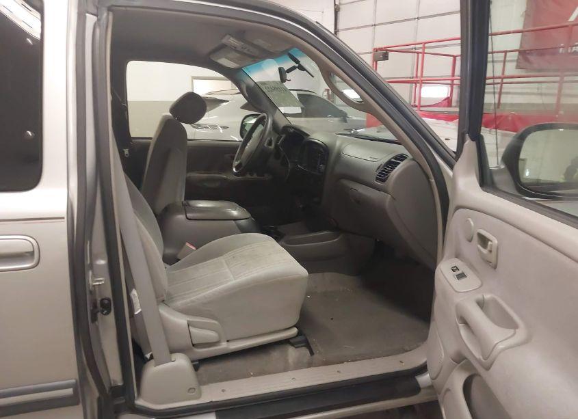 Photo 5 of 2003 Toyota Tundra SR5 V8 (VIN 5TBBT44143S437794)