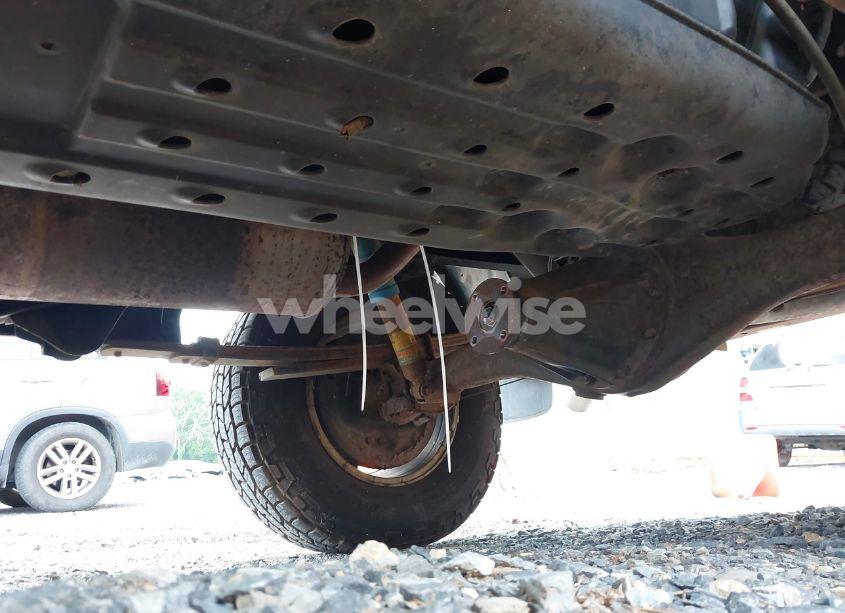 Photo 18 of 2005 Toyota Tundra SR5 V8 (VIN 5TBBT44145S470488)