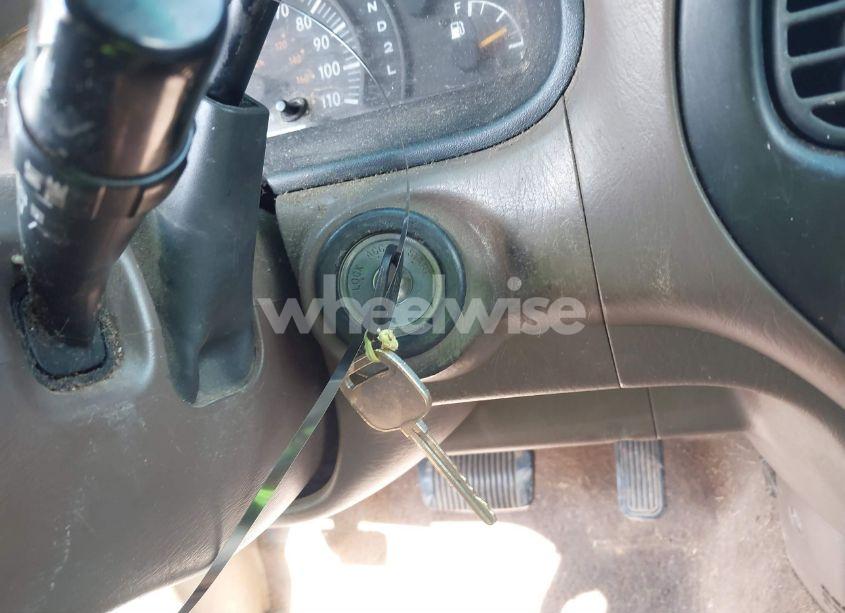 Photo 11 of 2000 Toyota Tundra SR5 V8 (VIN 5TBBT4414YS029366)