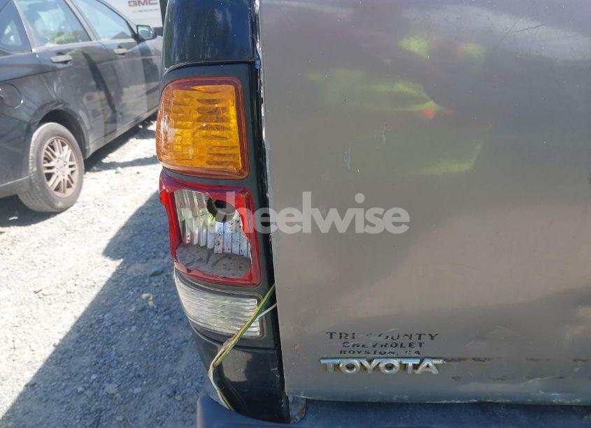 Photo 13 of 2002 Toyota Tundra SR5 (VIN 5TBBT44152S234296)