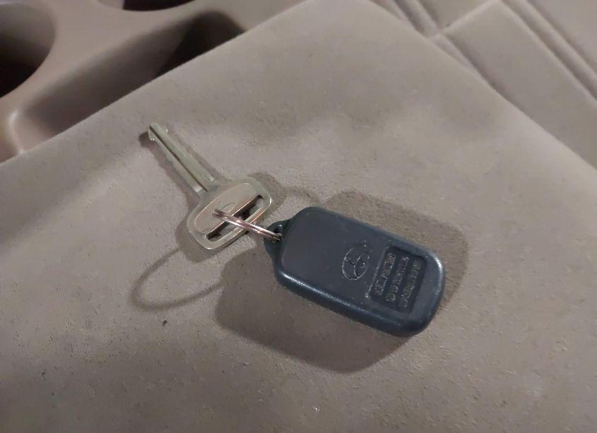 Photo 11 of 2002 Toyota Tundra SR5 V8 (VIN 5TBBT44152S247906)