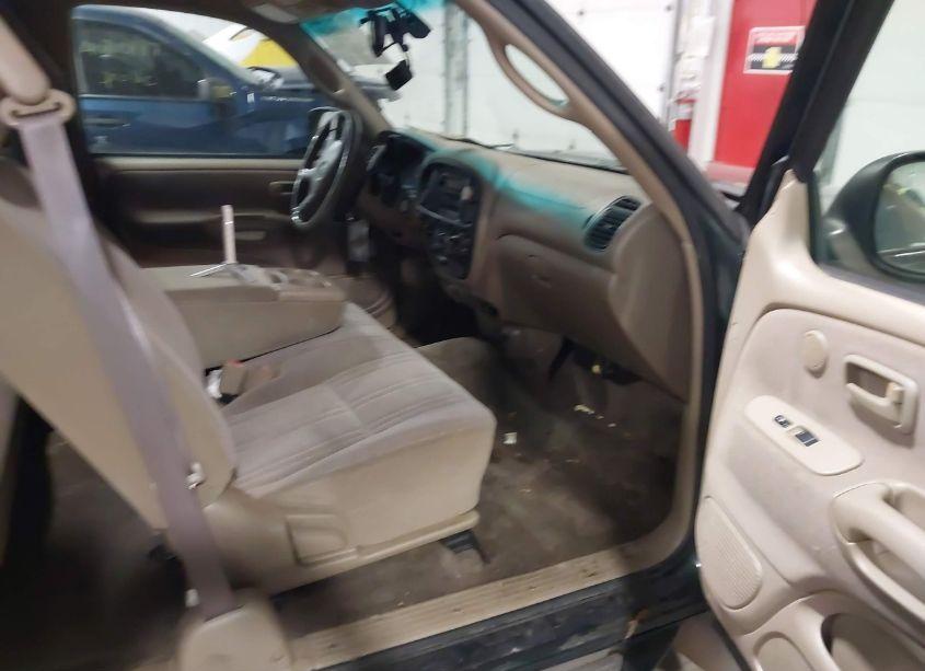 Photo 5 of 2002 Toyota Tundra SR5 V8 (VIN 5TBBT44152S247906)