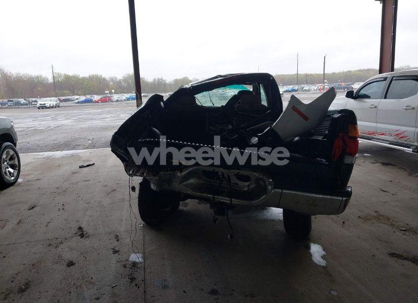 Photo 17 of 2002 Toyota Tundra SR5 V8 (VIN 5TBBT44152S299794)