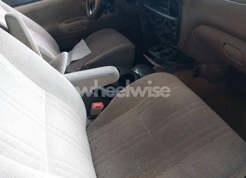 Photo 5 of 2002 Toyota Tundra SR5 V8 (VIN 5TBBT44152S299794)