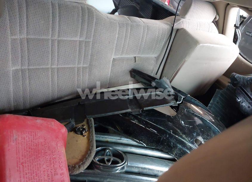 Photo 8 of 2002 Toyota Tundra SR5 V8 (VIN 5TBBT44152S299794)