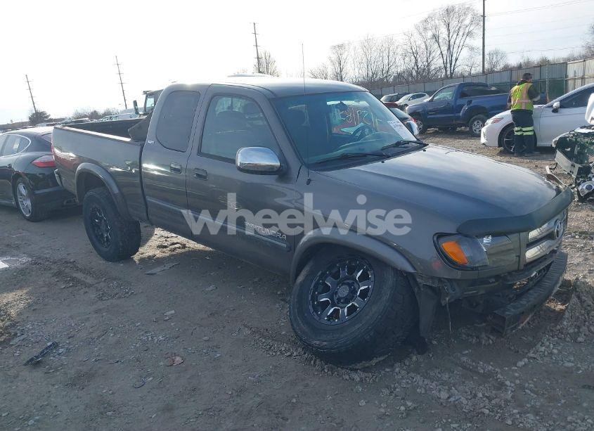 2003 Toyota Tundra SR5 V8 (VIN 5TBBT44153S393708) main photo