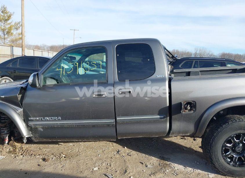 Photo 15 of 2003 Toyota Tundra SR5 V8 (VIN 5TBBT44153S393708)