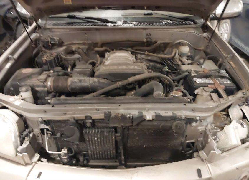 Photo 10 of 2003 Toyota Tundra SR5 V8 (VIN 5TBBT44153S424472)