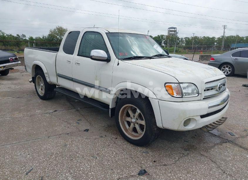 2004 Toyota Tundra SR5 V8 (VIN 5TBBT44154S439877) main photo