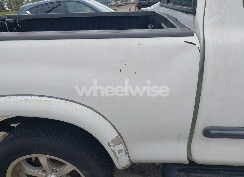 Photo 17 of 2004 Toyota Tundra SR5 V8 (VIN 5TBBT44154S439877)