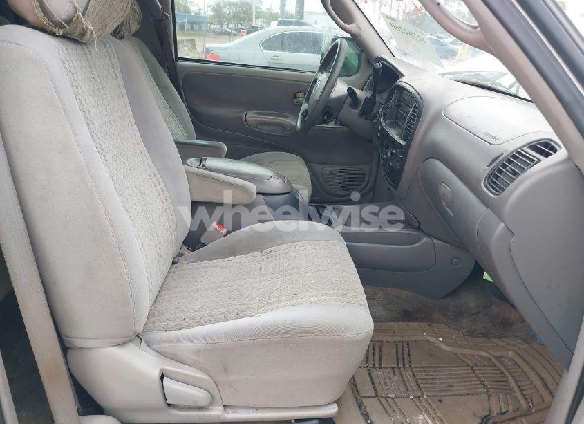 Photo 5 of 2004 Toyota Tundra SR5 V8 (VIN 5TBBT44154S439877)