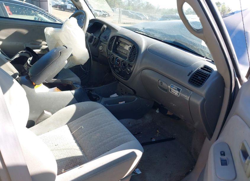 Photo 5 of 2005 Toyota Tundra SR5 V8 (VIN 5TBBT44155S458415)