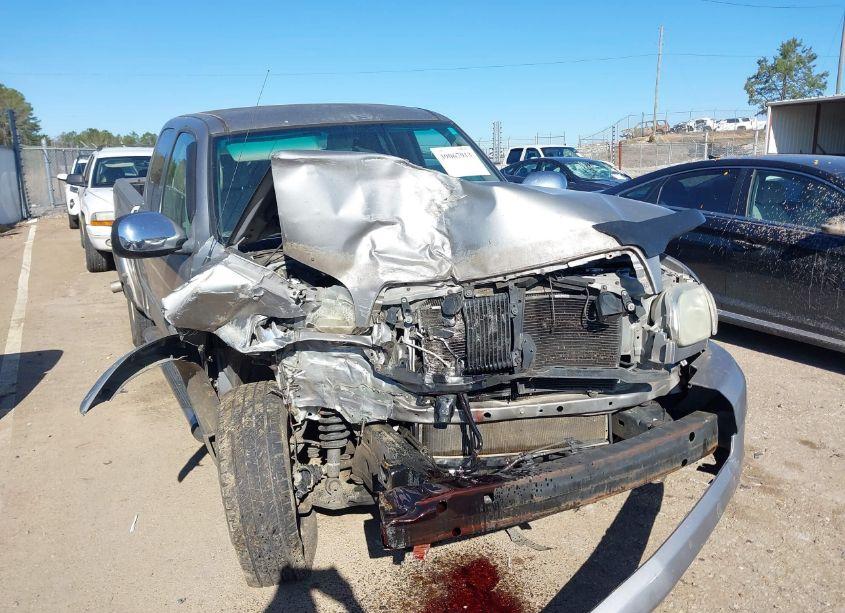 Photo 6 of 2005 Toyota Tundra SR5 V8 (VIN 5TBBT44155S458415)