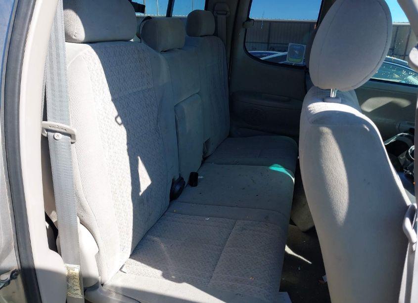 Photo 8 of 2005 Toyota Tundra SR5 V8 (VIN 5TBBT44155S458415)