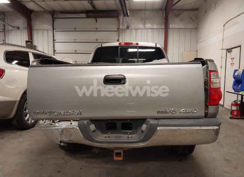 Photo 17 of 2005 Toyota Tundra SR5 V8 (VIN 5TBBT44155S459077)