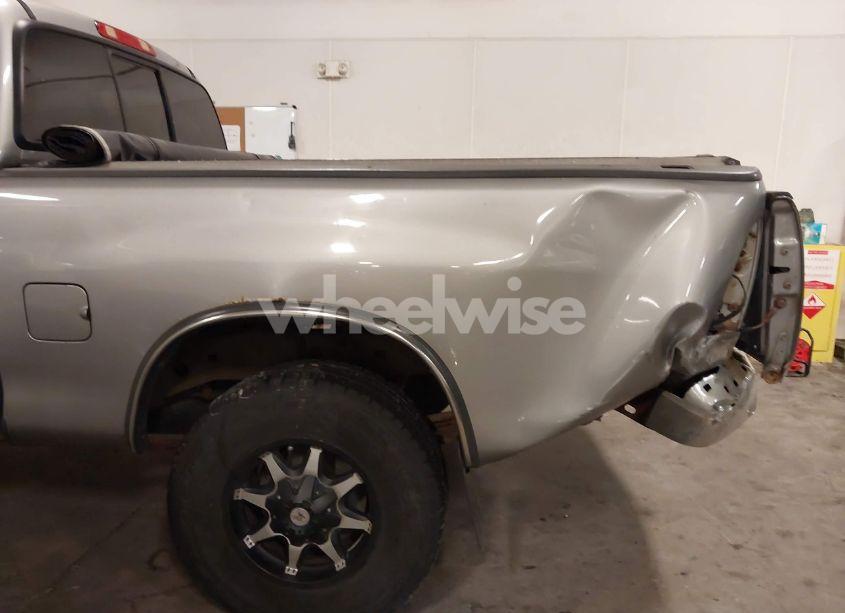 Photo 20 of 2005 Toyota Tundra SR5 V8 (VIN 5TBBT44155S459077)