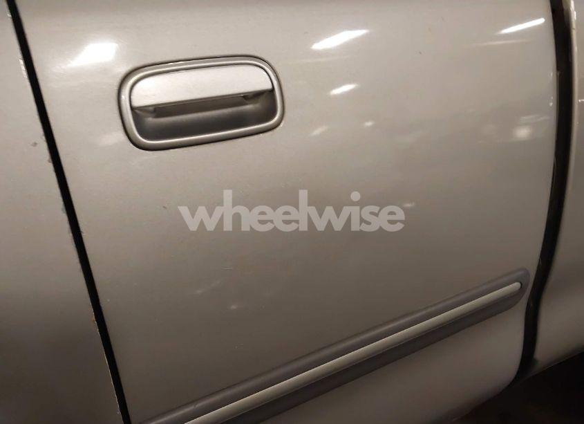 Photo 22 of 2005 Toyota Tundra SR5 V8 (VIN 5TBBT44155S459077)