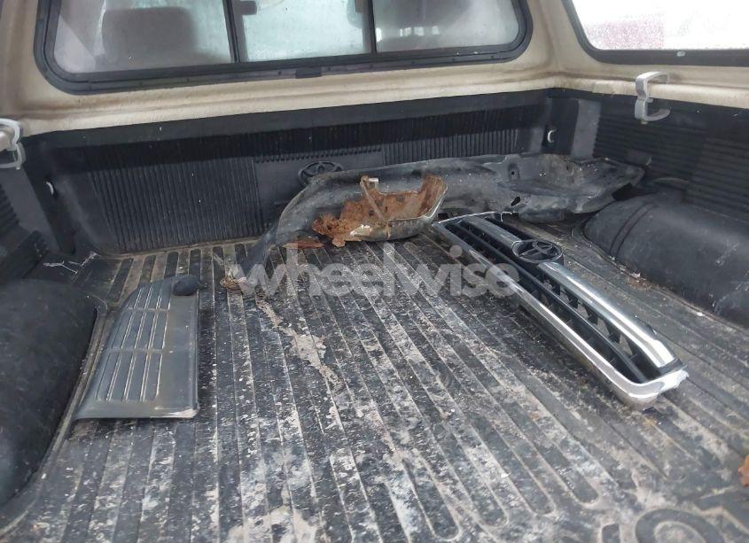 Photo 12 of 2000 Toyota Tundra SR5 V8 (VIN 5TBBT4415YS019543)