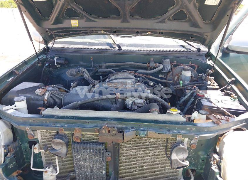 Photo 10 of 2001 Toyota Tundra SR5 V8 (VIN 5TBBT44161S146937)