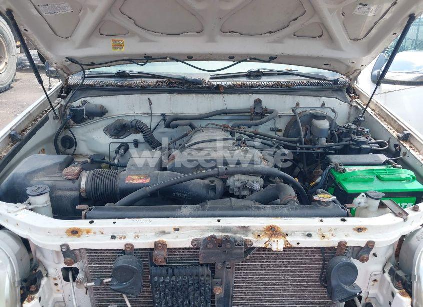 Photo 10 of 2002 Toyota Tundra SR5 V8 (VIN 5TBBT44162S229625)