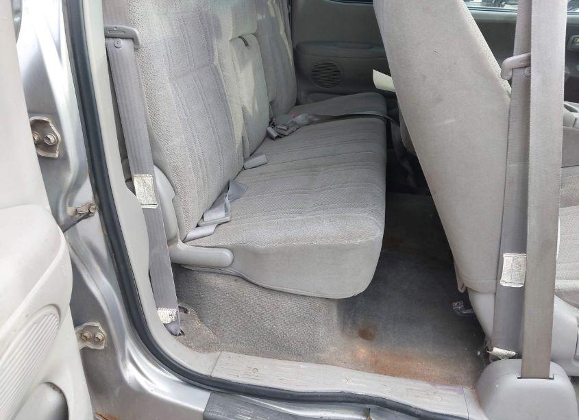 Photo 8 of 2002 Toyota Tundra SR5 V8 (VIN 5TBBT44162S284933)