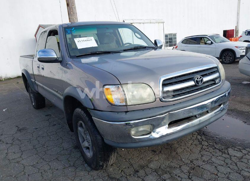 2002 Toyota Tundra SR5 V8 (VIN 5TBBT44162S310544) main photo