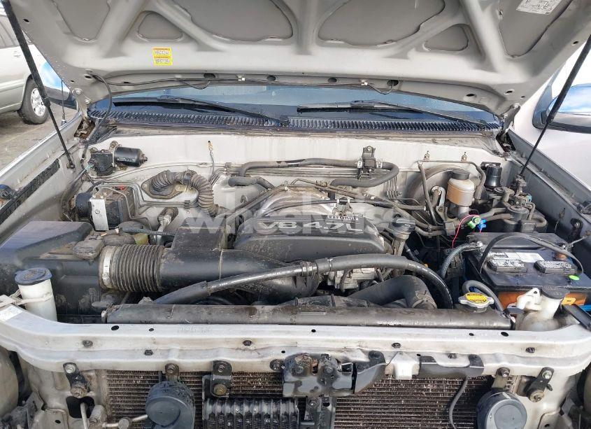 Photo 10 of 2002 Toyota Tundra SR5 V8 (VIN 5TBBT44162S310544)