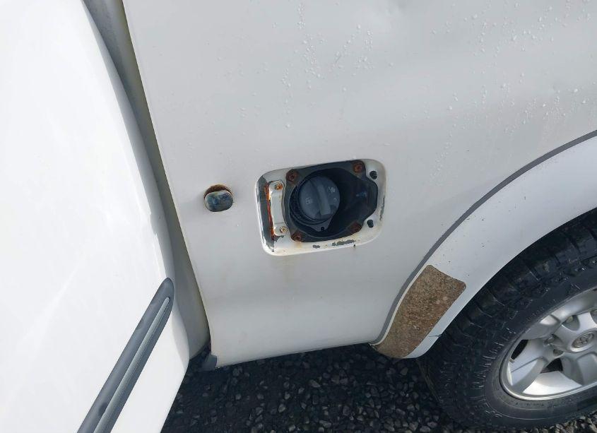 Photo 18 of 2005 Toyota Tundra SR5 V8 (VIN 5TBBT44165S465146)