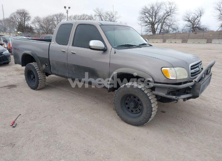 2002 Toyota Tundra SR5 V8 (VIN 5TBBT44172S298338) main photo