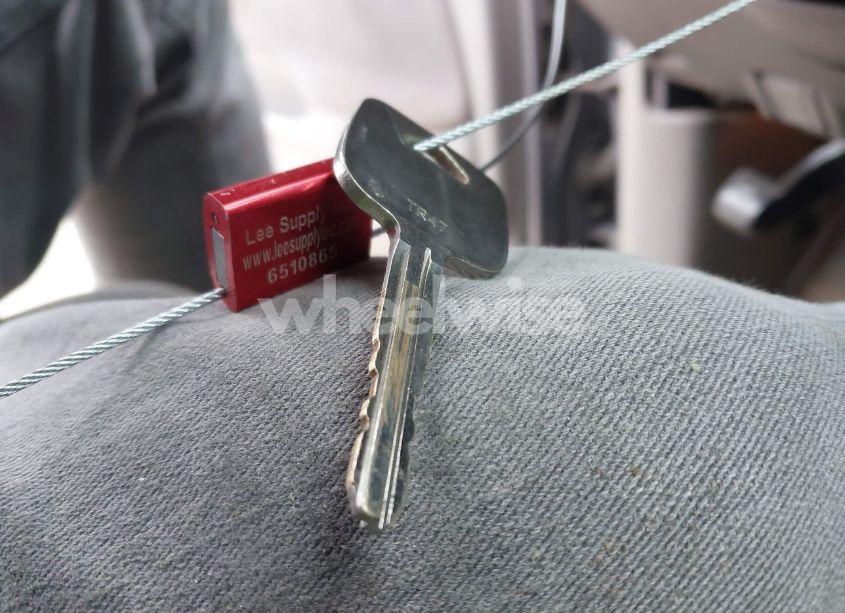 Photo 11 of 2002 Toyota Tundra SR5 V8 (VIN 5TBBT44172S298338)