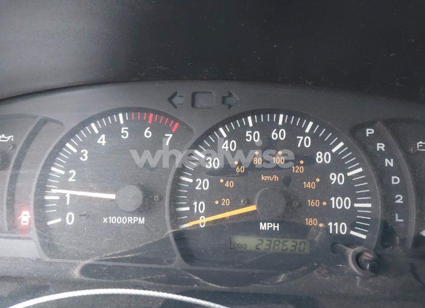 Photo 7 of 2002 Toyota Tundra SR5 V8 (VIN 5TBBT44172S298338)