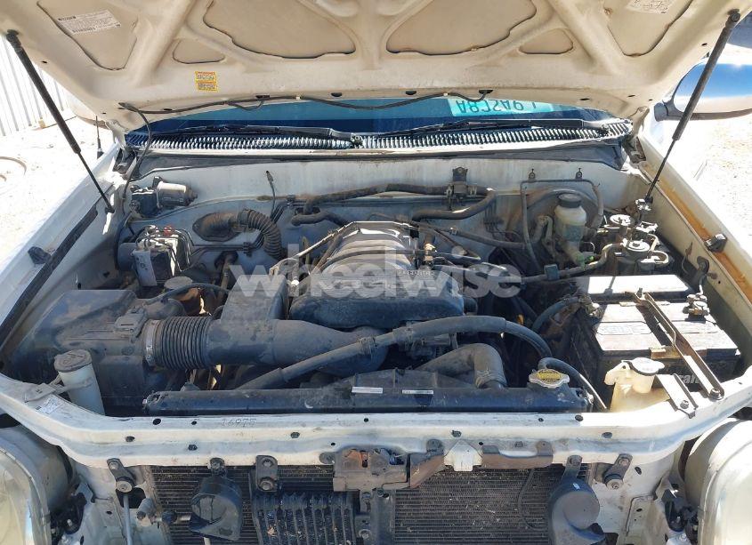 Photo 10 of 2002 Toyota Tundra SR5 V8 (VIN 5TBBT44172S303005)