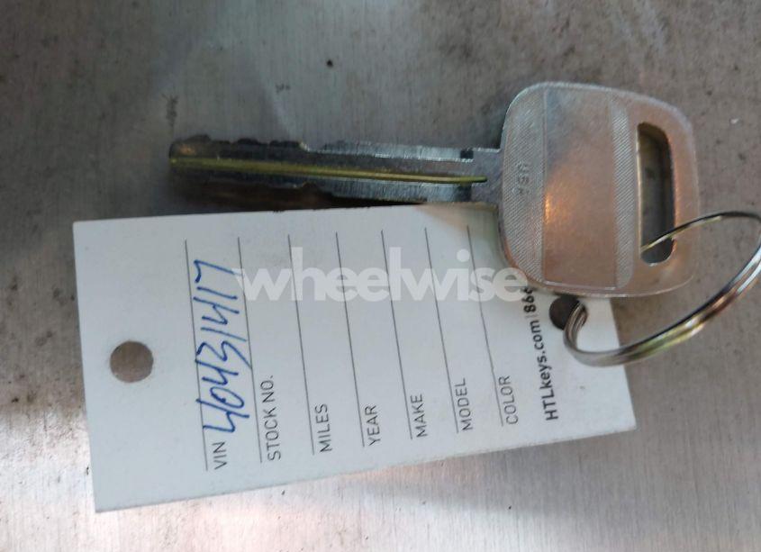 Photo 11 of 2002 Toyota Tundra SR5 V8 (VIN 5TBBT44172S303005)