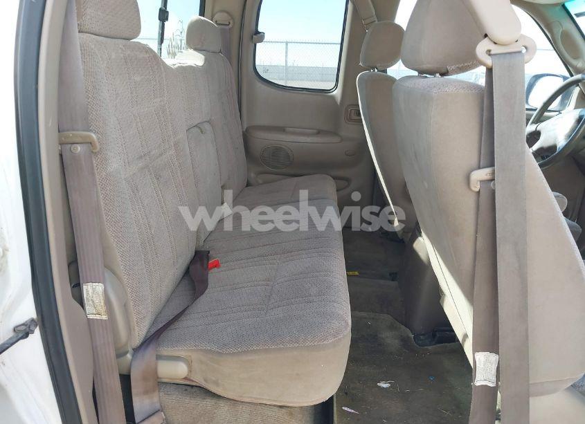 Photo 8 of 2002 Toyota Tundra SR5 V8 (VIN 5TBBT44172S303005)