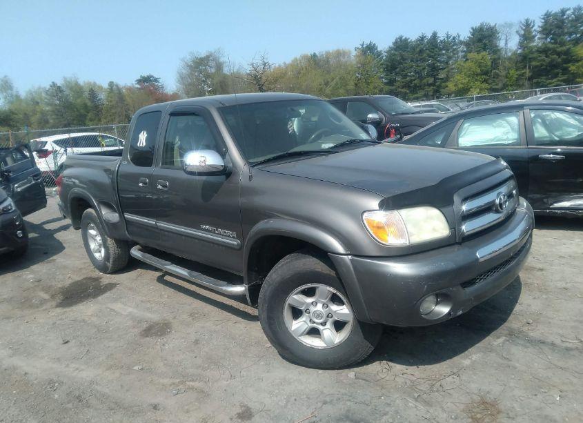 2005 Toyota Tundra SR5 V8 (VIN 5TBBT44175S460358) main photo