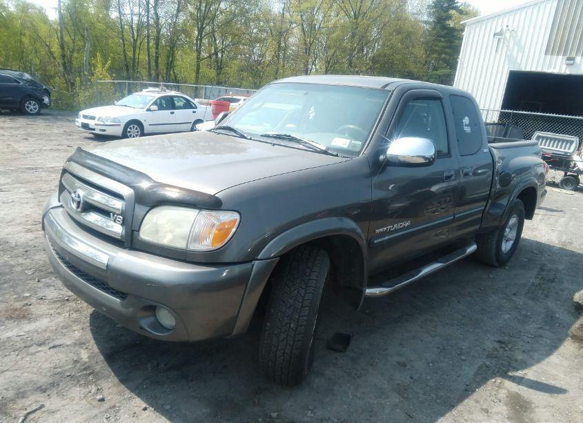 Photo 2 of 2005 Toyota Tundra SR5 V8 (VIN 5TBBT44175S460358)