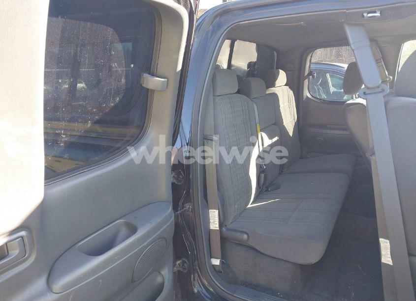 Photo 8 of 2005 Toyota Tundra SR5 V8 (VIN 5TBBT44175S470730)