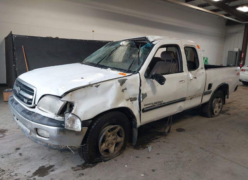 Photo 2 of 2000 Toyota Tundra SR5 V8 (VIN 5TBBT4417YS054620)